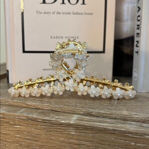 Floral Metal Hair Clip White